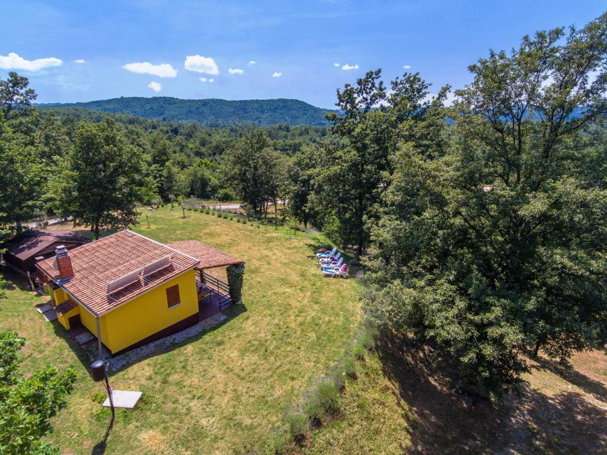 Vacation Home Latini Hum Exterior photo